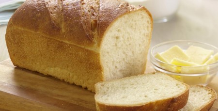 pain blanc à la machine à pain